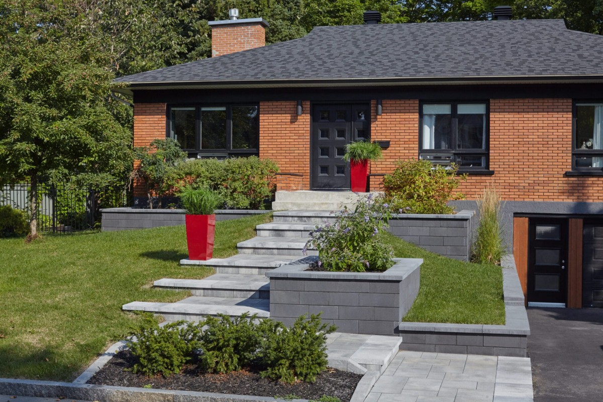 Permacon Melville Tandem Concrete Retaining Wall